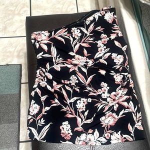 White House Black market coral white black shirt.. Size small